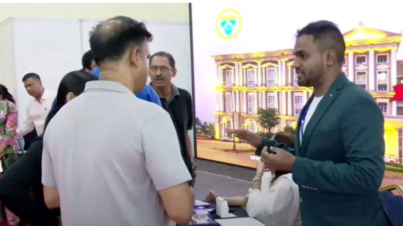TV9 Education Expo 2025 : विद्यार्थ्यांच्या भविष्यासाठी या वर्षीचा एज्युकेशन एक्सपो कसा सहाय्यक ठरला? सकारात्मक बाबी काय? जाणून घ्या