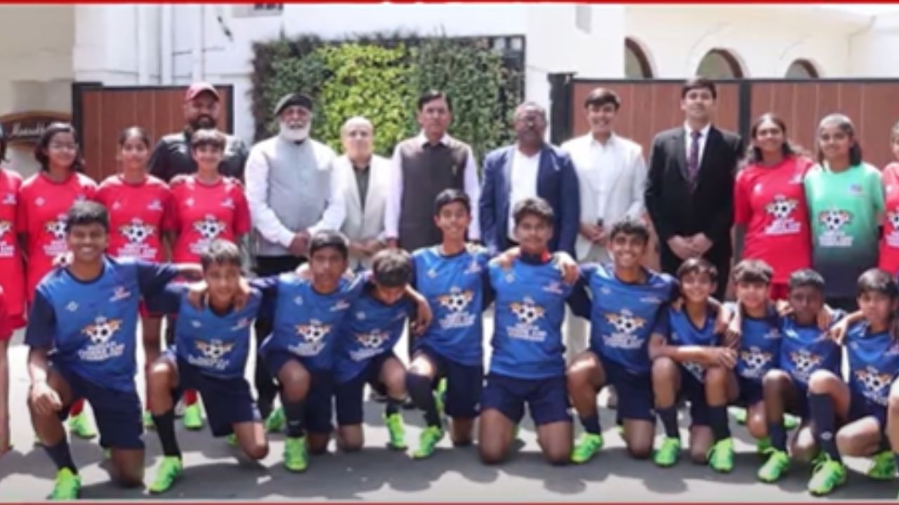 Indian Tigers And Tigresses : टीव्ही 9 नेटवर्कच्या उपक्रमाचे पंतप्रधान मोदी आणि केंद्रीय क्रीडा मंत्र्यांकडून कौतुक Indian Tigers And Tigresses : टीव्ही 9 नेटवर्कच्या उपक्रमाचे पंतप्रधान मोदी आणि केंद्रीय क्रीडा मंत्र्यांकडून कौतुक