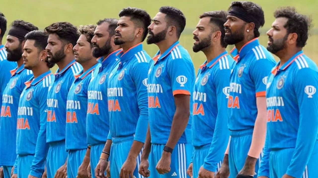 बीसीसीआयने या वर्षासाठी केंद्रीय करार यादी जाहीर केली आहे. बीसीसीआयच्या करारात एकूण 34 खेळाडूंचा समावेश करण्यात आला आहे. पहिल्यांदाच 9 नव्या खेळाडूंचा समावेश करण्यात आला आहे. तसेच श्रेयस अय्यर आणि इशान किशन यांनाही दिलासा दिला आहे. 