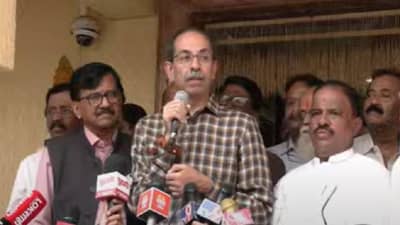 संजय तुम्ही म्हणालात कोकणात एक पाऊल टाका, पण मी... काँग्रेस नेत्याच्या प्रवेशावेळी उद्धव ठाकरेंच मोठं वक्तव्य