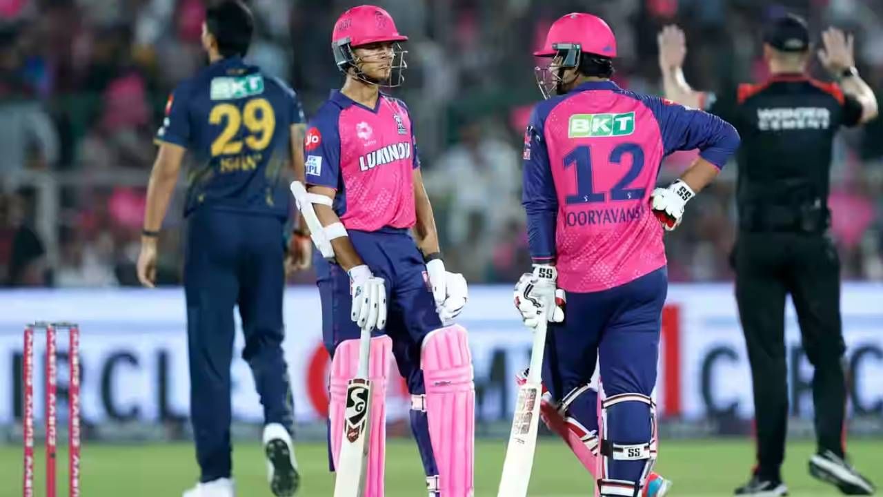 आयपीएल स्पर्धेत सर्वात कमी वयाचा शतकवीर ठरला आहे. तसेच आयपीएलमध्ये सर्वात वेगाना शतक ठोकणारा पहिला भारतीय ठरला आहे. आयपीएलमध्ये सर्वात वेगवान शतक ख्रिस गेलच्या नावावर आहे.