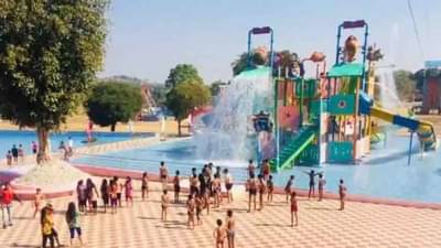 तुम्हीही मुलांना घेऊन Water Park ला जाताय? तर या गोष्टींची घ्या खबरदारी