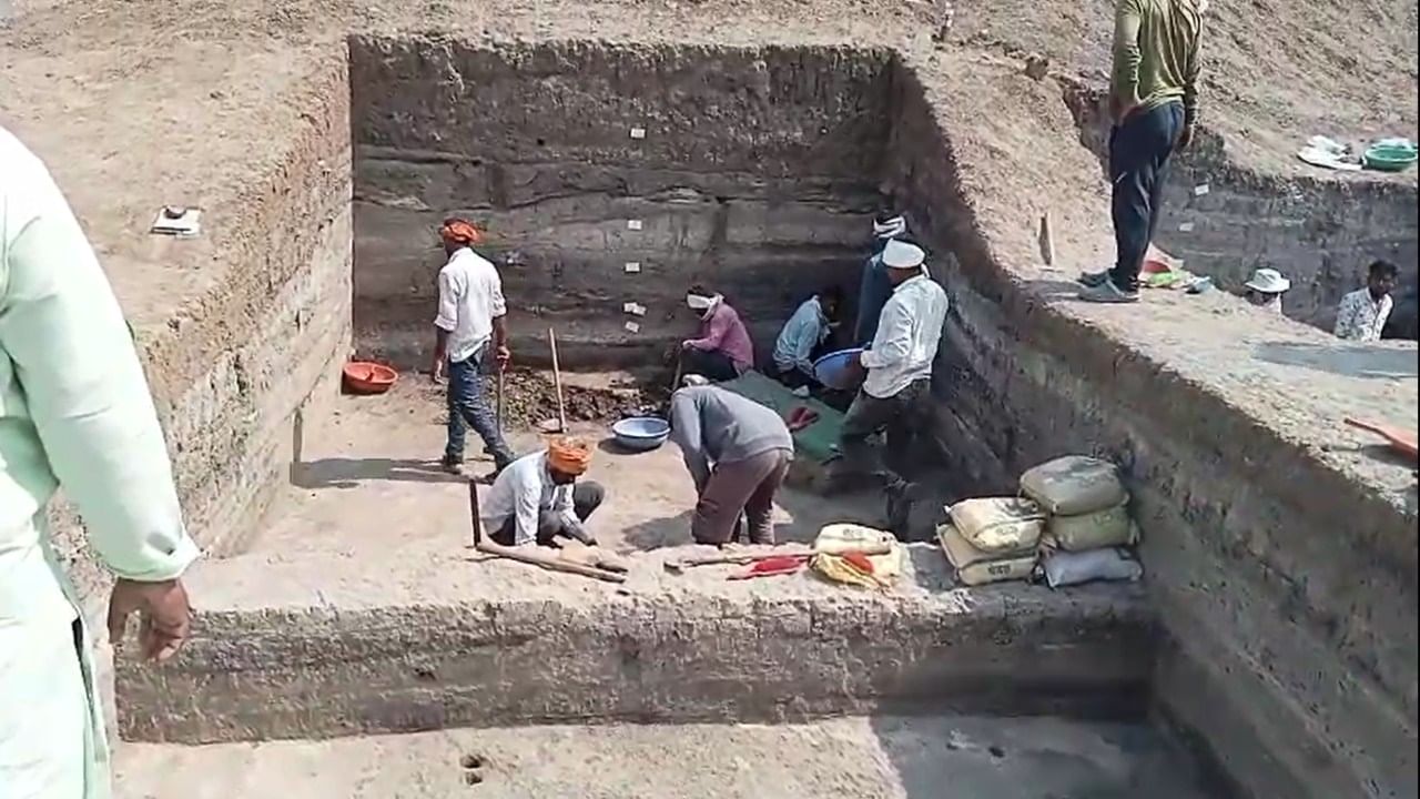 नागपूर येथील पुरातत्व विभागाच्या अधिकाऱ्यांचे एक पथक तातडीने घटनास्थळी दाखल झाले असून त्यांनी उत्खननाला सुरुवात केली आहे.