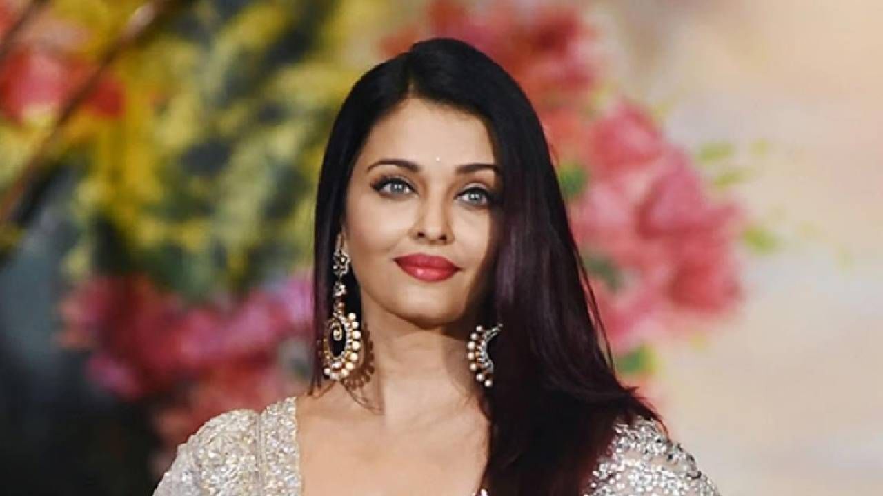 लग्नाच्या 18 व्या वाढदिवसानिमित्त ऐश्वर्याने पोस्ट केला 'तो' फोटो; चाहते म्हणाले 'डोळ्यांमध्ये वेदना..'