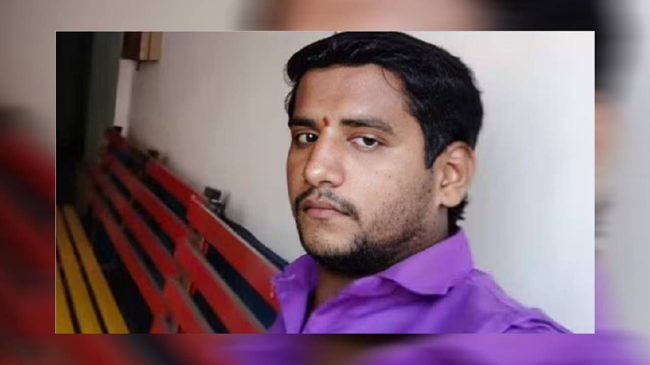 मोठी बातमी ! अक्षय शिंदेच्या एन्काउंटर प्रकरणात नवे वळण; पालक दीड महिन्यापासून बेपत्ता मोठी बातमी ! अक्षय शिंदेच्या एन्काउंटर प्रकरणात नवे वळण; पालक दीड महिन्यापासून बेपत्ता