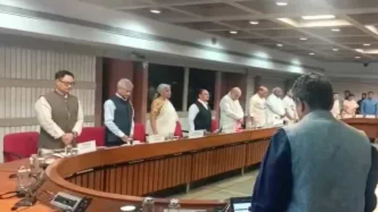 Supriya Sule : पुण्यातल्या टुर ऑपरेटरला माहीत होतं, मग स्थानिक यंत्रणेकडे कशी नाही? सुप्रिया सुळेंचा सवाल