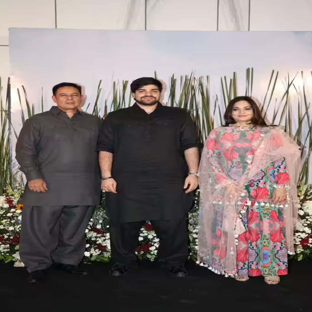 सलमानची बहीण अलविरा अग्निहोत्रीही पती अतुल अग्निहोत्री आणि मुलासह भाईजानच्या पार्टीत पोहोचली होती.