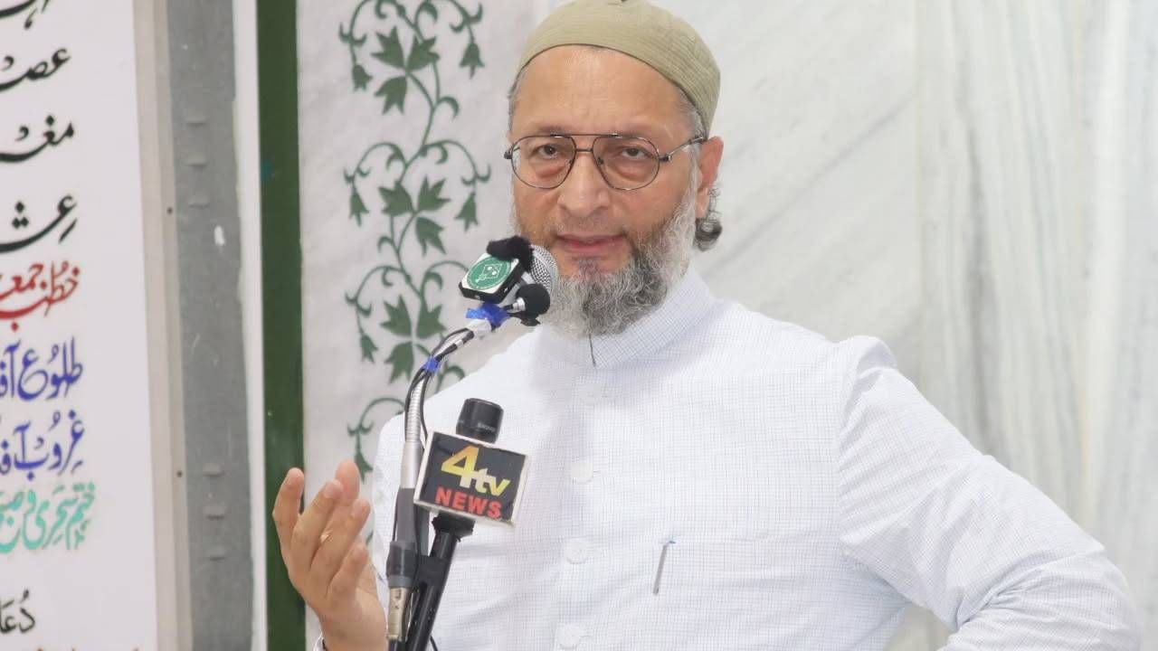  सर्व मुस्लिमांनी शुक्रवारच्या दिवशी नमाज पठणादरम्यान दंडाला काळ्या फिती बांधावून पहलगाम हल्ल्याचा निषेध करावा, असे आवाहन केले होते. 