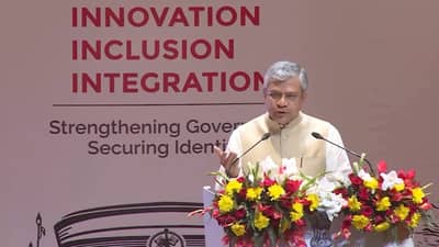 ग्राहकांना समोर ठेवूनच नवीन आधार कायदा करणार; केंद्रीय मंत्री अश्विनी वैष्णव यांचं मोठं विधान