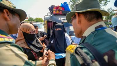 ‘माझं माहेर भारतात आणि सासर पाकिस्तानात, आता मी काय करू’, महिलेला कोसळले रडू