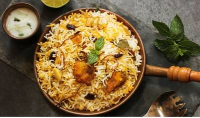 बिर्याणी विकणारा मालकाच्या बायकोला घेऊन पळाला, मग तीन दिवसांनी गावांत धिंगाणा झाला