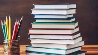 पुस्तकांचा आकार चौरसच का असतो? जाणून घ्या यामागचा इतिहास !