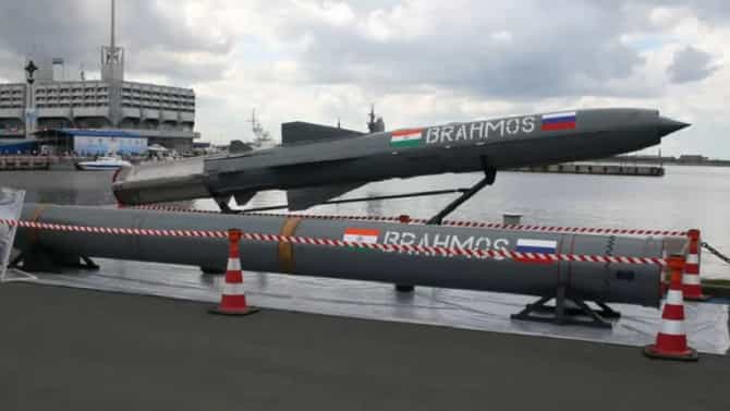 Brahmos Missile : पाकिस्तानच मनोबल उद्ध्वस्त करणाऱ्या एका ब्रह्मोस मिसाइलची किंमत किती कोटी रुपये ?