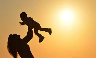 सिझेरियन डिलिव्हरीनंतर काय खावे आणि काय खाऊ नये, काळजी कशी घ्यावी हे जाणून घ्या