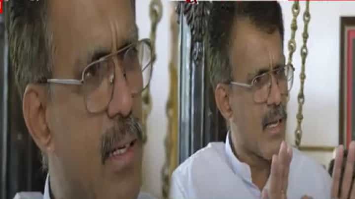 Pune : ‘ती दोन बाळं उद्या ‘दीनानाथ’च्या दारात उभी राहिली अन्..’, पुण्यातील गर्भवती महिला मृत्यू प्रकरणी चित्रसेन खिलारेंना अश्रू अनावर Pune : ‘ती दोन बाळं उद्या ‘दीनानाथ’च्या दारात उभी राहिली अन्..’, पुण्यातील गर्भवती महिला मृत्यू प्रकरणी चित्रसेन खिलारेंना अश्रू अनावर