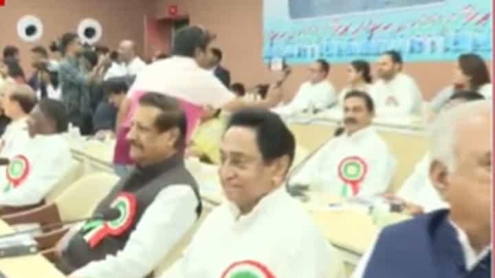 Congress Meeting : अहमदाबादमध्ये कॉंग्रेस कार्यकर्णीच्या बैठकीला सुरुवात Congress Meeting : अहमदाबादमध्ये कॉंग्रेस कार्यकर्णीच्या बैठकीला सुरुवात