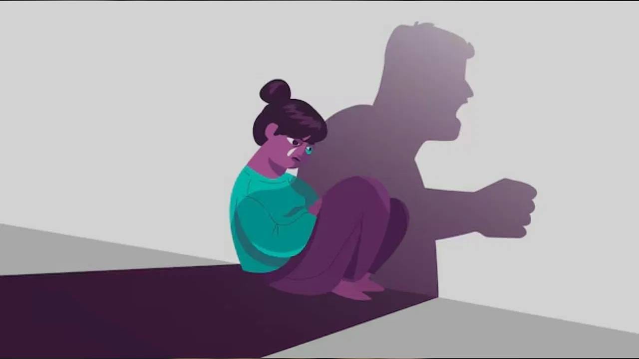 या शिक्षकाविरोधात पोस्को कायद्याअंतर्गत कोतवाली पोलीस ठाण्यात गुन्हा दाखल करण्यात आला आहे.