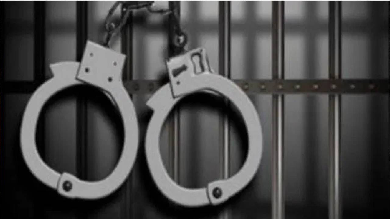 लक्ष्मण शिंदे यांची मुलगी अदिती शिंदे यांनीदेखील वडिलांच्या हत्येबाबत सांगितलंय. 'ते बोलले होते कोळशाच्या खाणीत जाणार आहे. जाताना त्यांना शंका आली होती चुकीचं काहीतरी घडू शकतं. डेबिट कार्डमधून त्यांनी 90 हजार रुपये काढून घेतले होते,' असं अदिती यांनी सांगितले.