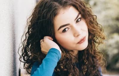 Curly Hair Tips: उन्हाळ्यात कुरळे केसांची काळजी घेण्यासाठी या 4 ट्रिक्स करा फॉलो