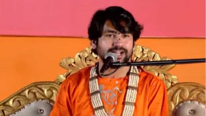 Dhirendra Shastri : मुस्लिमांना शिव्या देऊन हिंदू राष्ट्र बनणार नाही - धीरेंद्र शास्त्री महाराज Dhirendra Shastri : मुस्लिमांना शिव्या देऊन हिंदू राष्ट्र बनणार नाही - धीरेंद्र शास्त्री महाराज