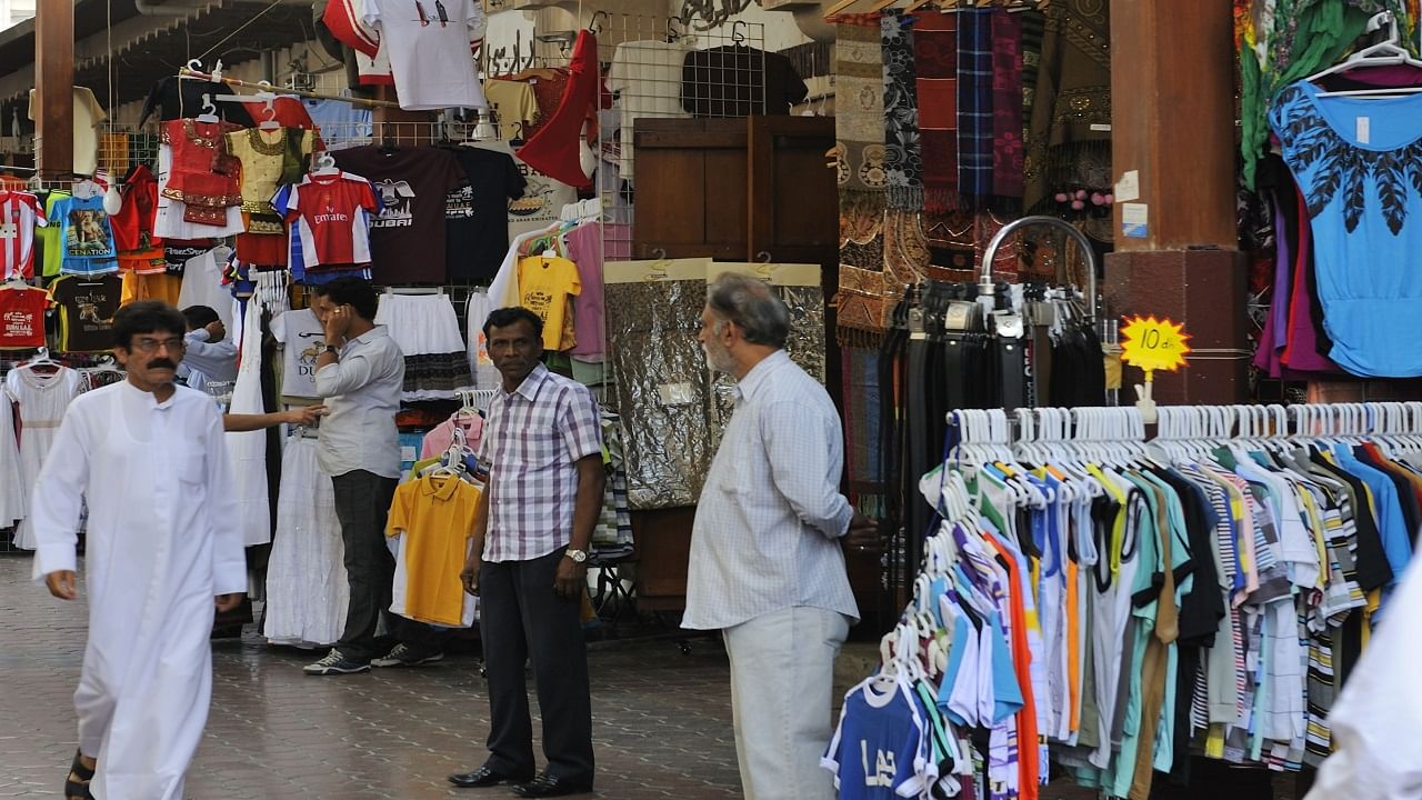 … आणि म्हणून शॉपिंग लव्हर्ससाठी दुबई एक परफेक्ट डेस्टिनेशन! … आणि म्हणून शॉपिंग लव्हर्ससाठी दुबई एक परफेक्ट डेस्टिनेशन!