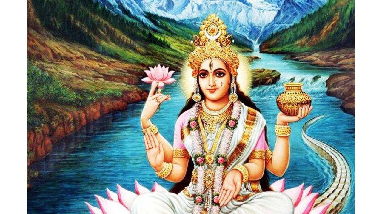 गंगा नदीला भारतात आईचा दर्जा, तिची होते पूजा
