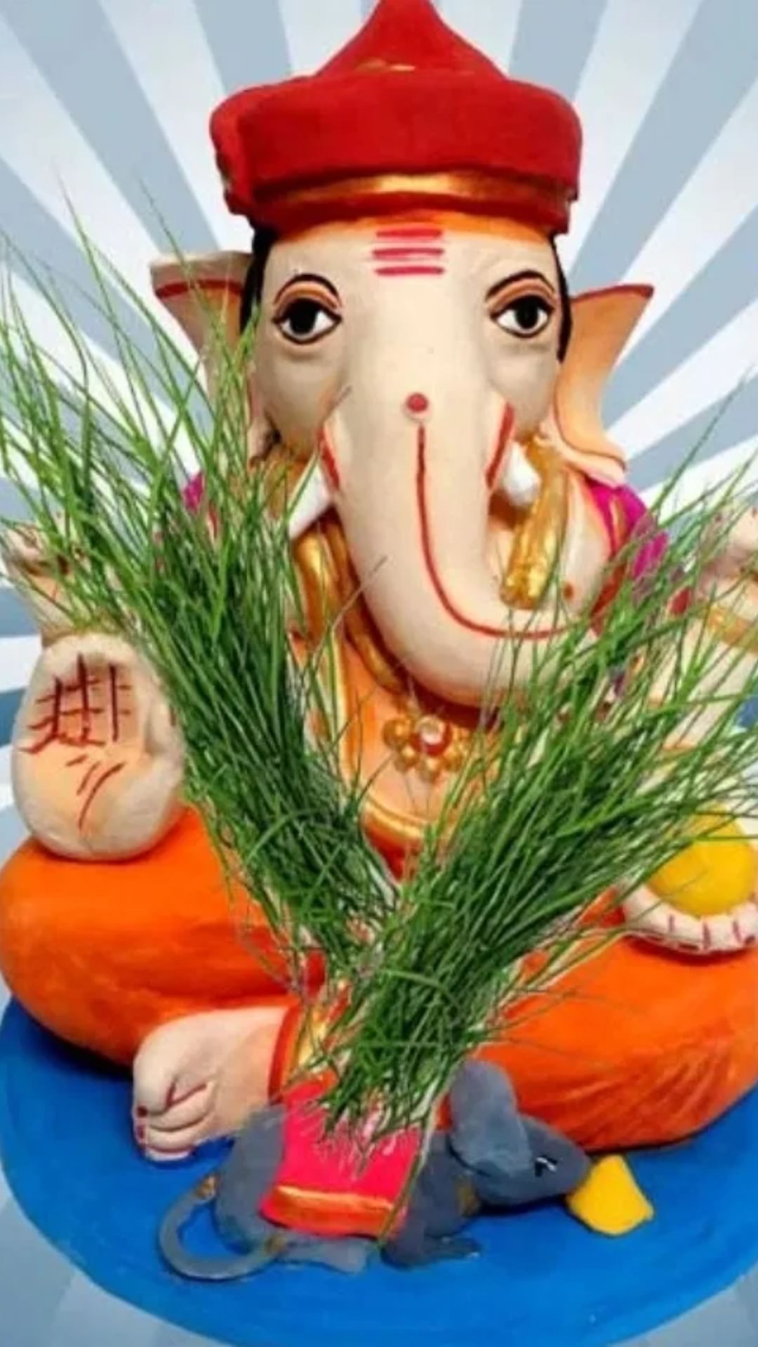 गणेशाला रोज दुर्वा वाहिल्याने लोकांच्या सर्व मनोकामना पूर्ण होतात. आणि सर्व विघ्नं दूर होतात.