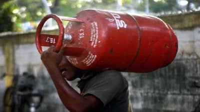 घरात गॅस अचानक संपतोय? ‘या’ सोप्या पद्धती वापरून आधीच जाणून घ्या किती गॅस शिल्लक ?