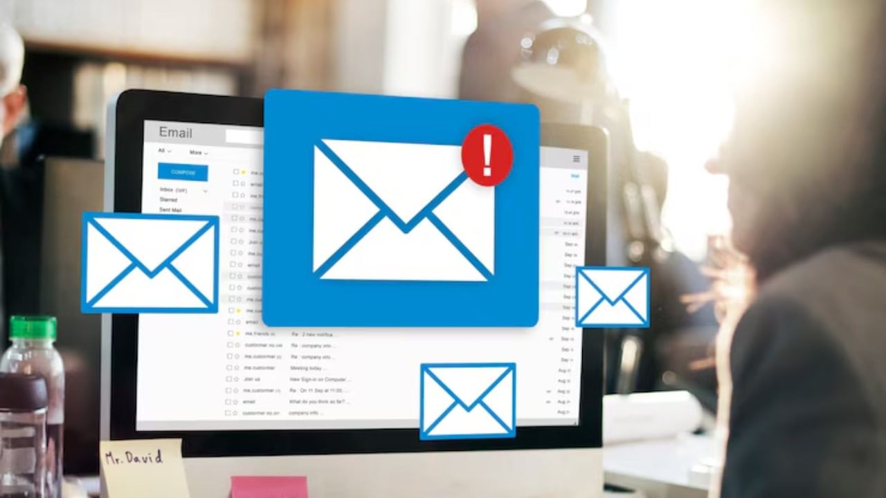 सर्वात आधी तुमच्या Gmail मधील मोठे अटॅचमेंट असलेले ईमेल शोधा आणि त्यांना डिलीट करा. कोणते ईमेल जास्त जागा घेत आहेत हे शोधण्यासाठी Gmail च्या सर्च बारमध्ये larger:10M असे टाईप करून सर्च करा. त्यात तुम्हाला १० MB पेक्षा मोठे असलेले सर्व ईमेल दिसतील, जे तुम्ही डिलीट करू शकता.