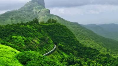 भारतातील ही 3 हिल स्टेशन्स काश्मीरपेक्षाही सुंदर, जाणून घ्या