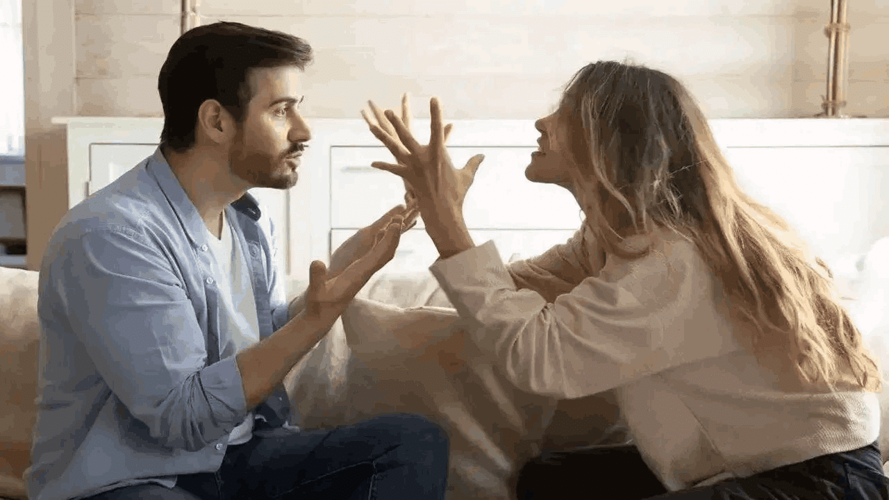 Boring रिलेशनशिपला Intresting बनवण्यासाठी 'या' सोप्या ट्रिक्स करा फॉलो....