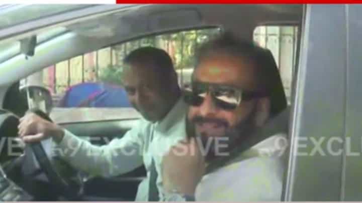 Imtiaz Jaleel : 'एमआयएम'चे जलील ठाकरेंच्या भेटीला 'मातोश्री'वर Imtiaz Jaleel : 'एमआयएम'चे जलील ठाकरेंच्या भेटीला 'मातोश्री'वर