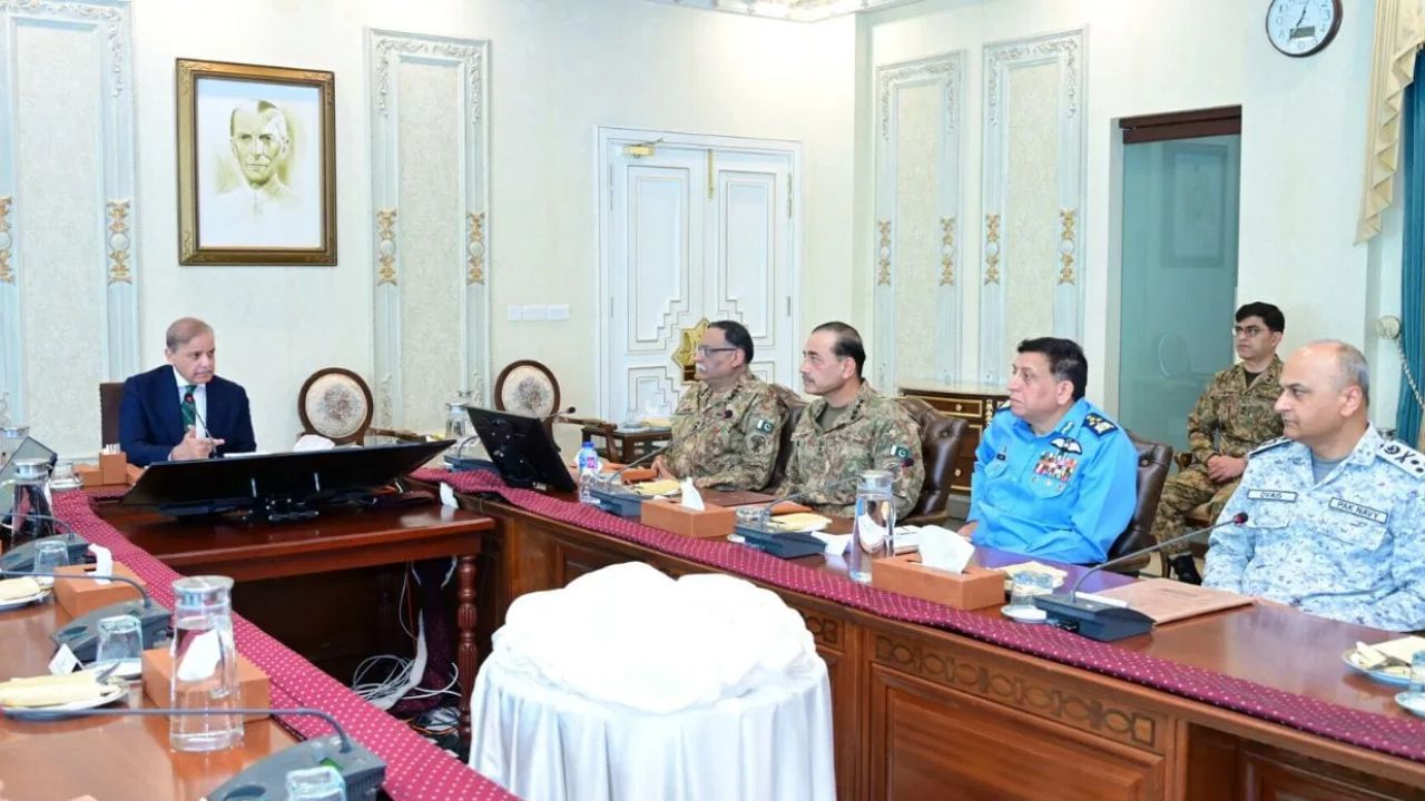 Pahalgam Attack : भारताच्या कारवाईमुळे मोठा दणका, पाकिस्तान शिमला करार करू शकतो रद्द Pahalgam Attack : भारताच्या कारवाईमुळे मोठा दणका, पाकिस्तान शिमला करार करू शकतो रद्द