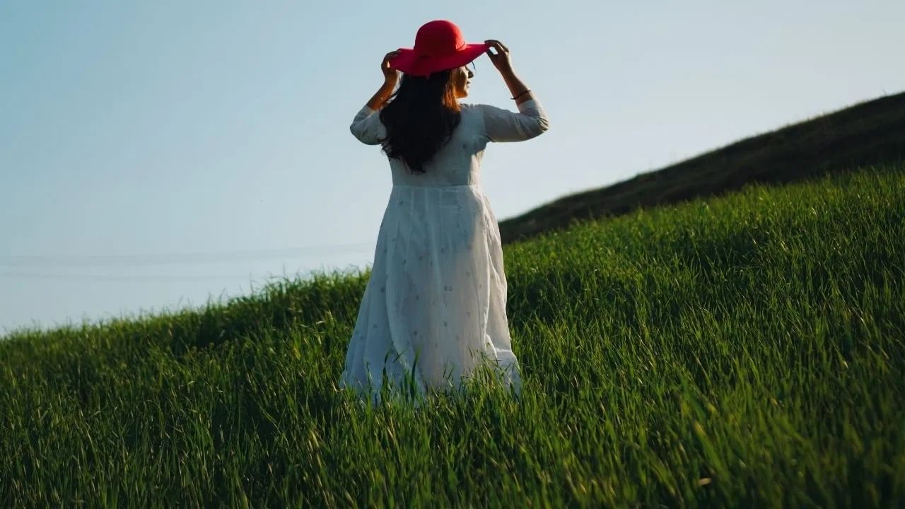 आसाम, नागालँड, मिझोराम, मणिपूर, मेघालय आणि सिक्कीम सारख्या ईशान्येकडील राज्यांमधील मुली देखील खूप सुंदर आहेत.