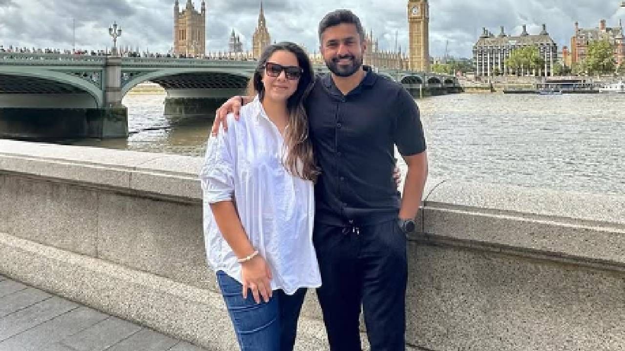 जून 2019 मध्ये लग्नाचा प्रपोजल स्वीकारल्यानंतर दोघांनी त्याचवर्षी ऑगस्ट महिन्यात साखरपुडा केला. त्यानंतर जानेवारी 2020 मध्ये दोघांनी लग्न केलं. 