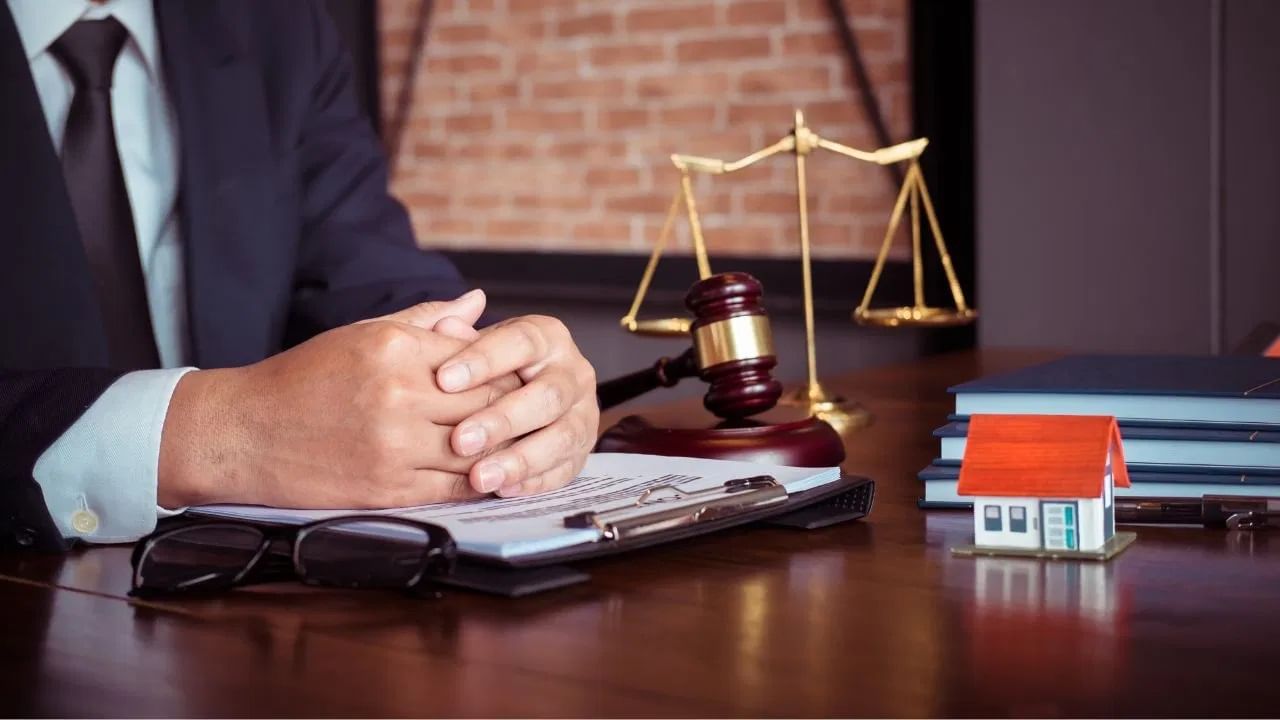  येथे दिलेली माहिती केवळ न्यायालयाच्या निर्णयांवर आणि लेखांवर आधारित आहे. तुमच्या विशिष्ट केसबद्दल तुम्हाला कायदेशीर सल्ला हवा असल्यास, तुम्ही अनुभवी वकिलाशी संपर्क साधू शकता. 