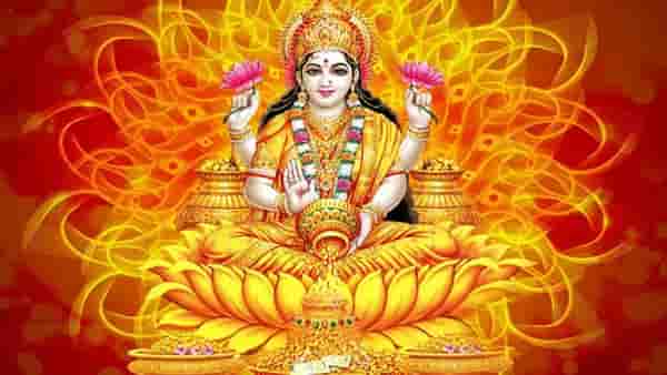 Vastu Tips : लक्ष्मीला घरामध्ये आकर्षित करण्यासाठी हे उपाय नक्की करा