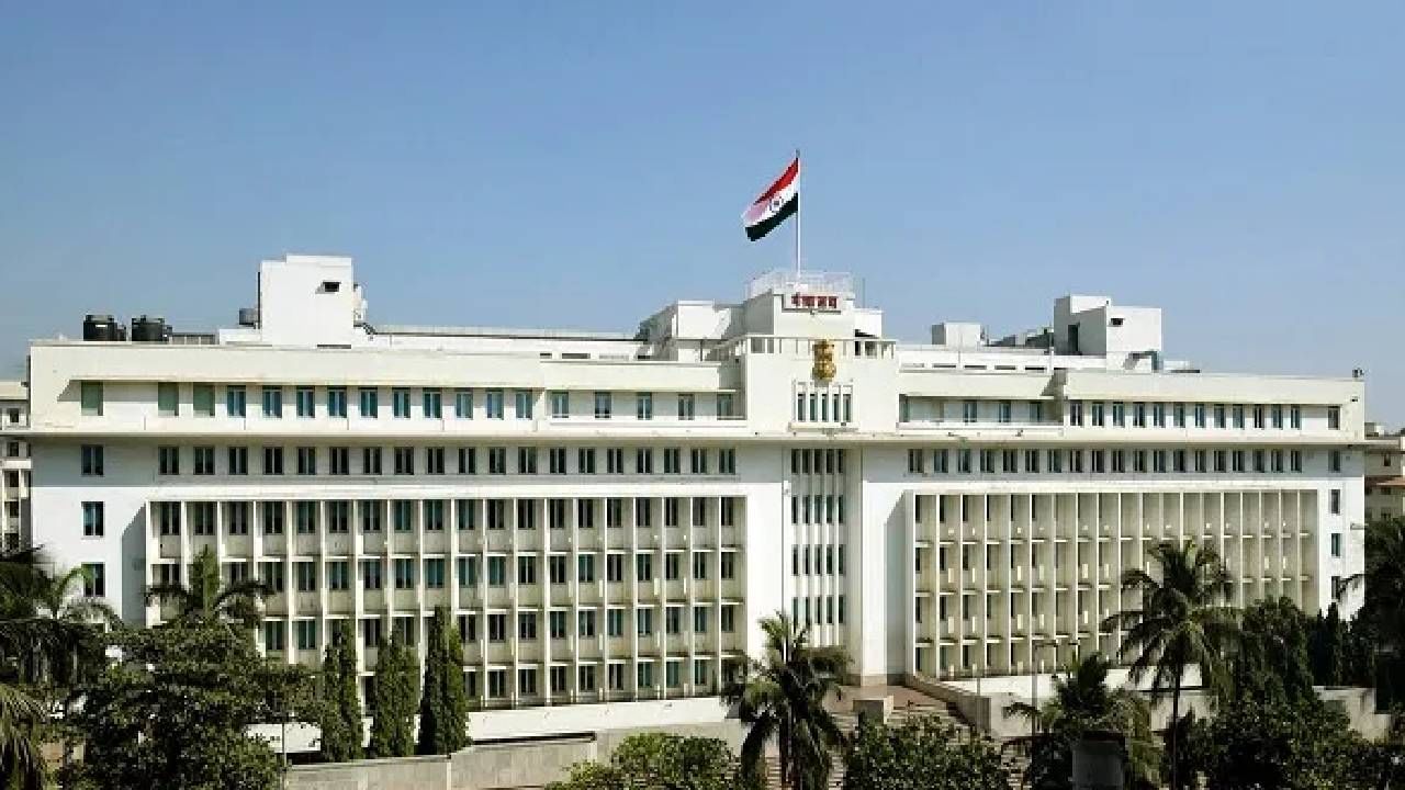 मोठी बातमी! महाराष्ट्राचे 3 कंपन्यांशी 57 हजार कोटींचे करार; 9 हजार नवे रोजगार मोठी बातमी! महाराष्ट्राचे 3 कंपन्यांशी 57 हजार कोटींचे करार; 9 हजार नवे रोजगार