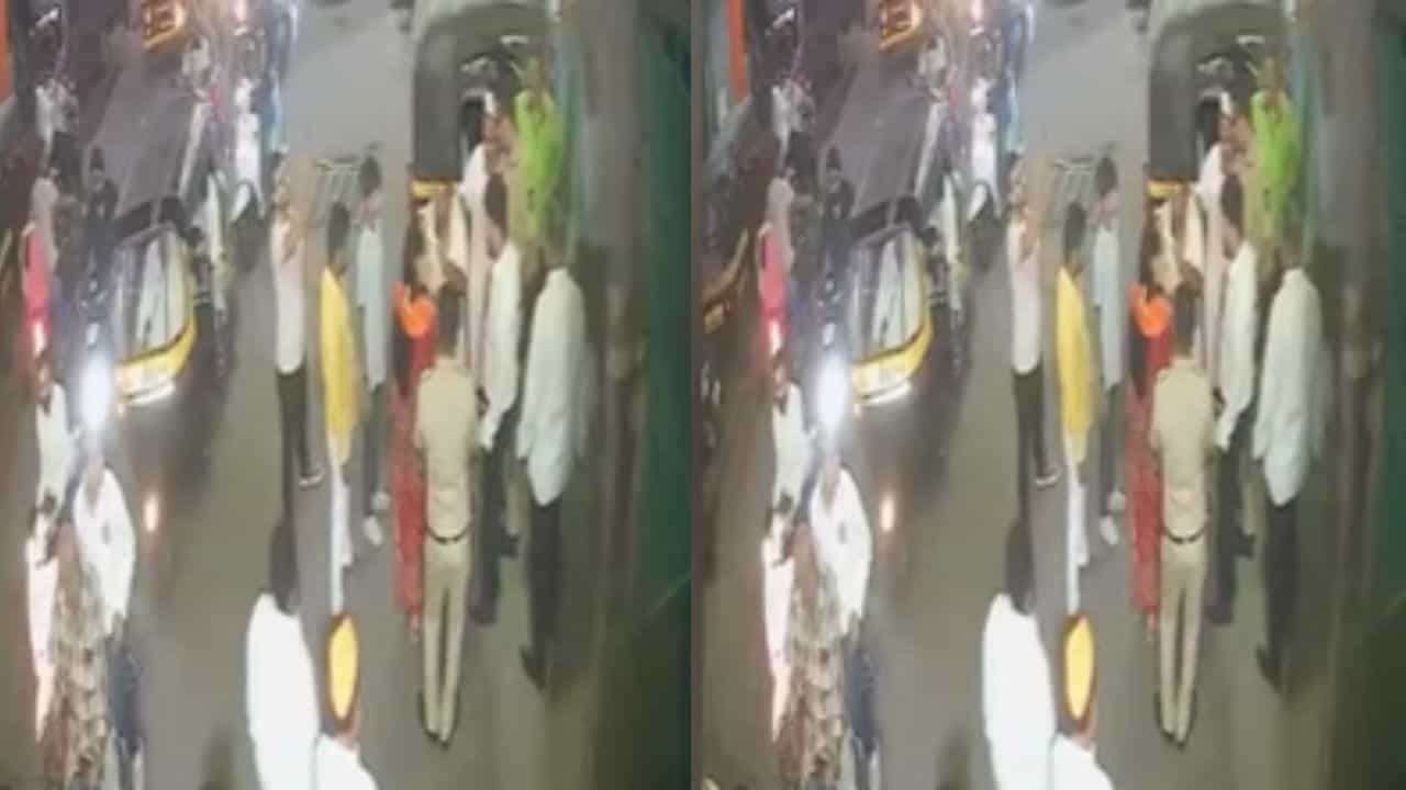 Medha Kulkarni : भाजप खासदार मेधा कुलकर्णी यांचा व्हिडीओ व्हायरल; पुण्याच्या मशिदीत नेमकं काय घडलं?