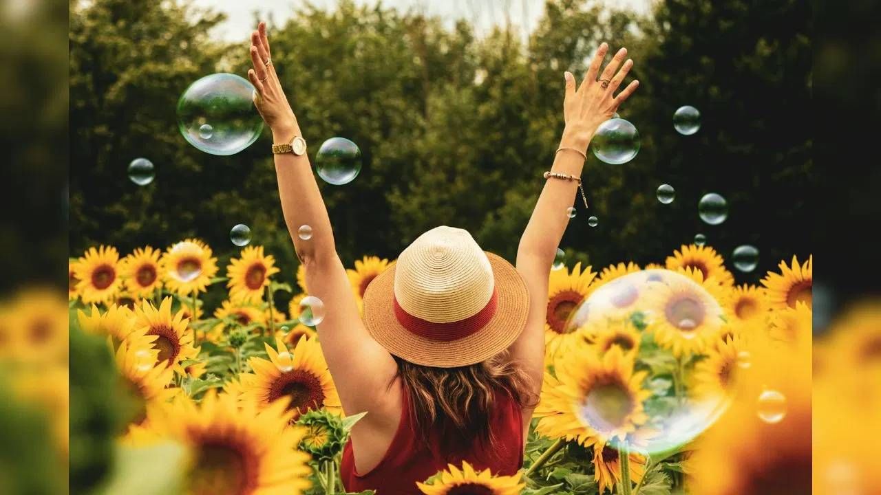 'या' 5 प्रकारे स्वत:ला ठेवा तणावमुक्त, मानसिक आरोग्य राहील चांगले 'या' 5 प्रकारे स्वत:ला ठेवा तणावमुक्त, मानसिक आरोग्य राहील चांगले