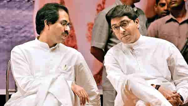 Shivsena UBT : हातात हात ओठांवर हसू… ठाकरेंच्या सेनेकडून राज-उद्धव यांचा मातोश्रीजवळचा ‘तो’ फोटो ट्वीट