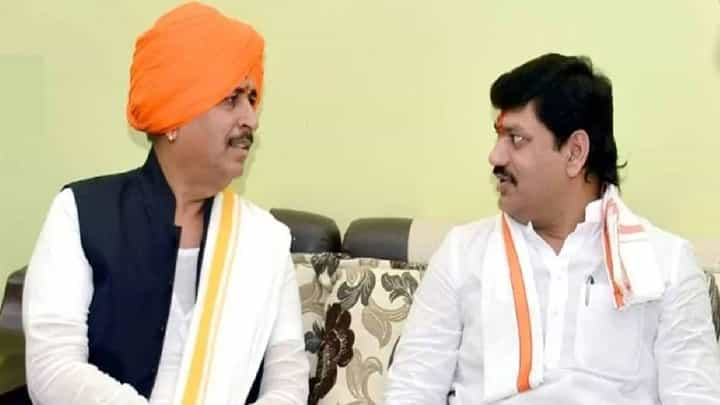 Namdev Shastri : 'मुंडेंची चांगली वाणी बंद पडलीय अन् ते पुन्हा त्याच पदावर...', नामदेव शास्त्रींकडून पाठराखण Namdev Shastri : 'मुंडेंची चांगली वाणी बंद पडलीय अन् ते पुन्हा त्याच पदावर...', नामदेव शास्त्रींकडून पाठराखण