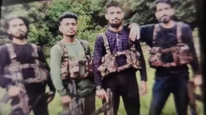 Pahalgam Terror Attack : 20 ते 22 तास चालून बैसरन खोऱ्यात पोहोचले; एनआयएच्या तपासात मोठे खुलासे Pahalgam Terror Attack : 20 ते 22 तास चालून बैसरन खोऱ्यात पोहोचले; एनआयएच्या तपासात मोठे खुलासे