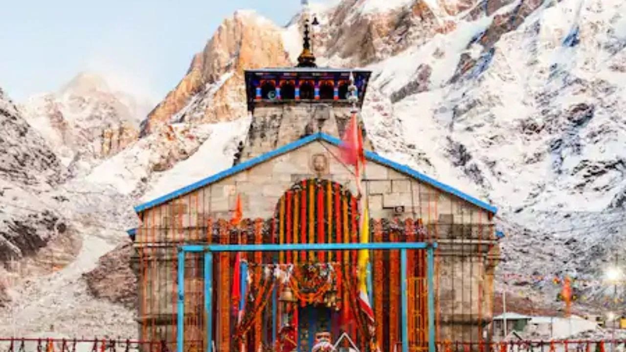 सरकारच्या निर्णयानंतर पाकिस्तानी हिंदूंना चार धाम यात्रा करता येणार नाही. जम्मू आणि काश्मीरमधील पहलगाम येथे पर्यटकांवर झालेल्या दहशतवादी हल्ल्यानंतर, पाकिस्तानी हिंदूंना चार धामला जाण्याचे मार्ग बंद करण्यात आले आहेत.