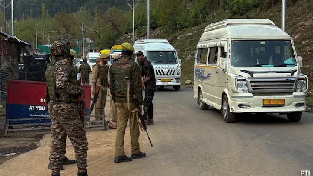 इस्लाममध्ये सहा कलमा असून प्रत्येक कलमाचं अनोखं उद्दिष्ट आहे. ही एक प्रकारची प्रार्थना असते. या प्रार्थनेतून अल्लाहची कृपा, संरक्षण आणि मार्गदर्शन मिळवता येतं, अशी श्रद्धा आहे.