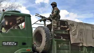 PoKमध्ये आणीबाणी, सुट्ट्या रद्द अन् आरोग्य कर्मचारी अलर्ट मोडवर..., पहलगाम हल्ल्यानंतर पाकिस्तानमध्ये घबराट