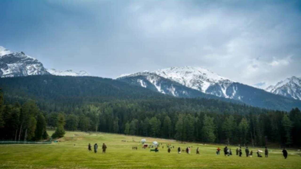 Pahalgam Mini Switzerland : पहलगामचा हाच सेल्फी पॉइंट ज्याची पर्यटकांना भुरळ, 'मिनी स्वित्झर्लंड' ओळख अन् तिथंच अतिरेक्यांनी झाडल्या गोळ्या