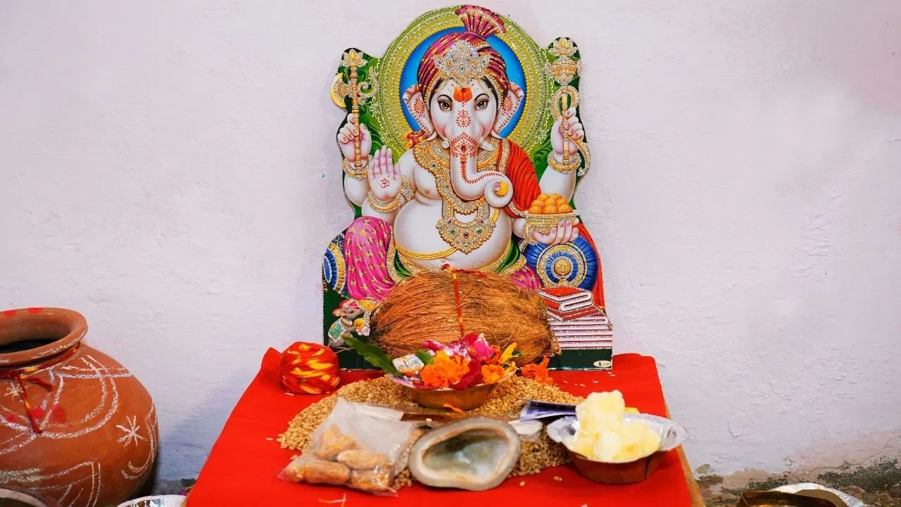 (टीप: TV9 कोणत्याही प्रकारे अंधश्रद्धेला प्रोत्साहन देत नाही. हा लेख केवळ धार्मिक श्रद्धा आणि रीतिरिवाजांवर आधारित आहे.)