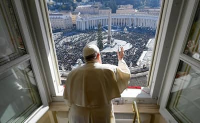 Explainer : नव्या पोपची निवड कशी होते? काळ्या, पांढऱ्या धुराचं काय आहे कनेक्शन?