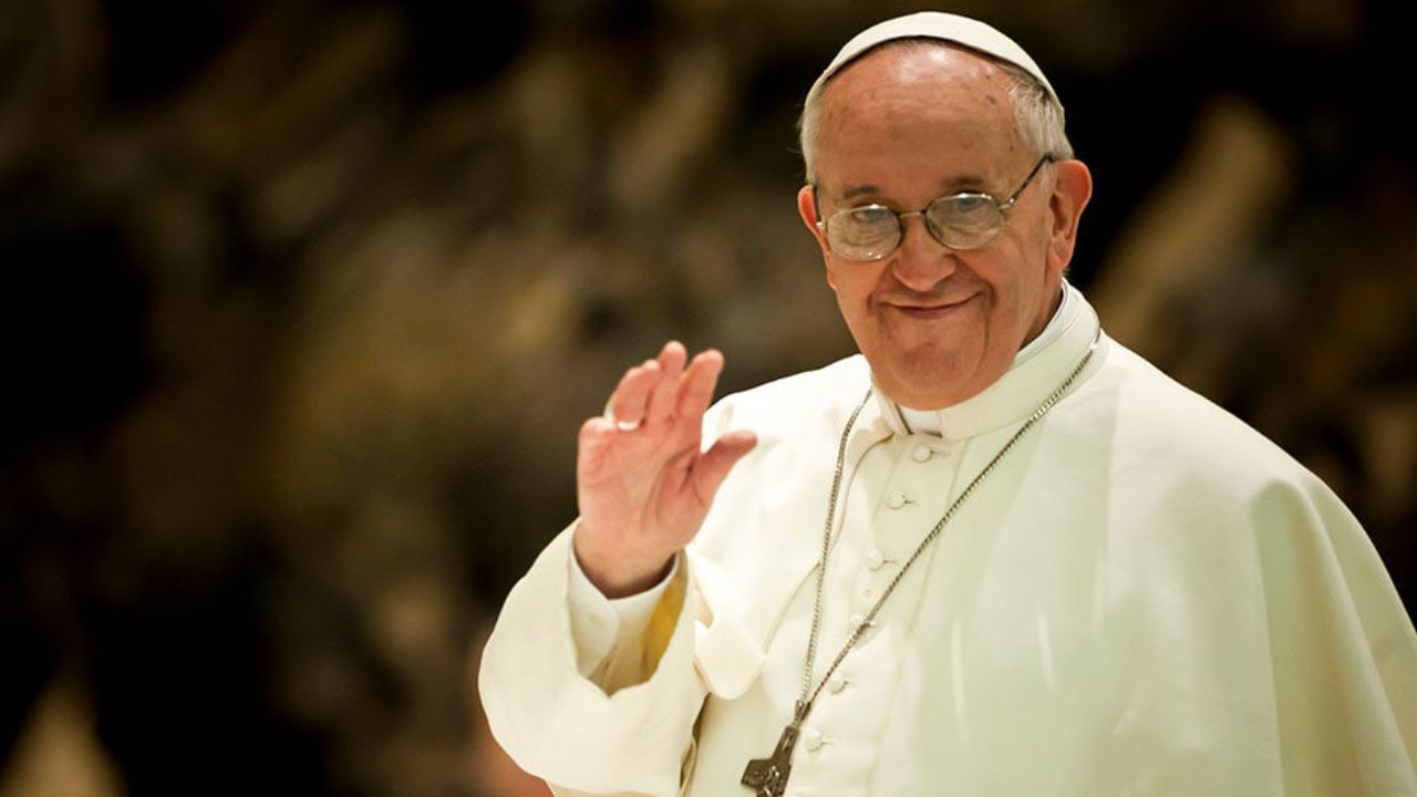 Pope Francis Passes Away : ख्रिश्चन धर्मगुरू पोप फ्रान्सिस यांचं दीर्घआजारपणाने निधन